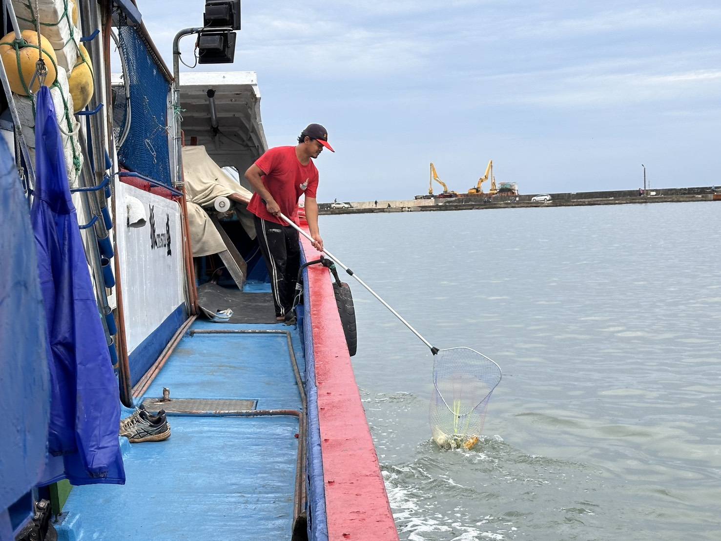 桃園致力海洋保育成果亮眼 環保艦隊、潛海戰將獲海委會頒獎表揚 (3).jpg